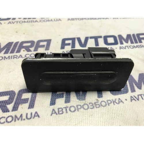 Кнопка крышки багажника Peugeot 308 SW 2013-2021 9676029380